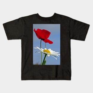 Ox Eye Daisy with a Poppy Backdrop Kids T-Shirt